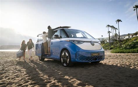 Volkswagen revealed its throwback electric van coming to the US in 2024 ...