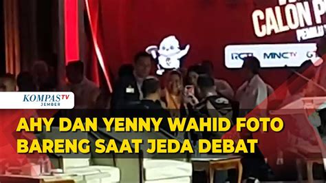 Momen Ahy Dan Yenny Wahid Foto Bareng Saat Jeda Debat Capres Youtube