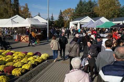 Wszystkich Wi Tych T Umy Na Cmentarzu Na Junikowie W Poznaniu