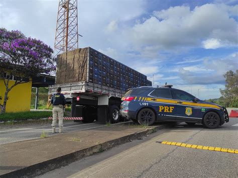 PRF Prende Caminhoneiro 178 Comprimidos De Anfetaminas Proibidas Na