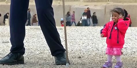 Worlds Tallest Man Meets Worlds Shortest Woman And They Go For A Walk