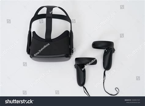 501 Oculus Vr Controllers Images, Stock Photos & Vectors | Shutterstock