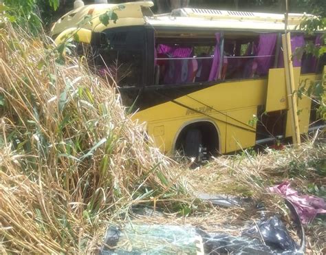 Accidente De Un Bus En Loma Campana Deja 2 Muertos Y 30 Lesionados La