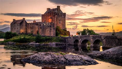 Eilean Donan Castle in sunset wallpaper - backiee