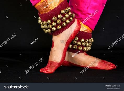 indian dance mudras images stock  vectors shutterstock