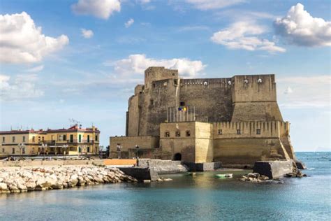 Chiusura Del Castel Dell Ovo Per Lavori Napoli Misteriosa