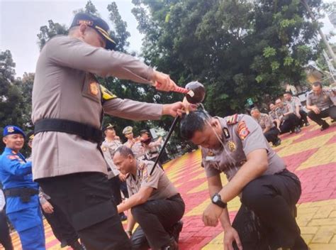 Tahun Baru 88 Personel Polres Purwakarta Naik Pangkat