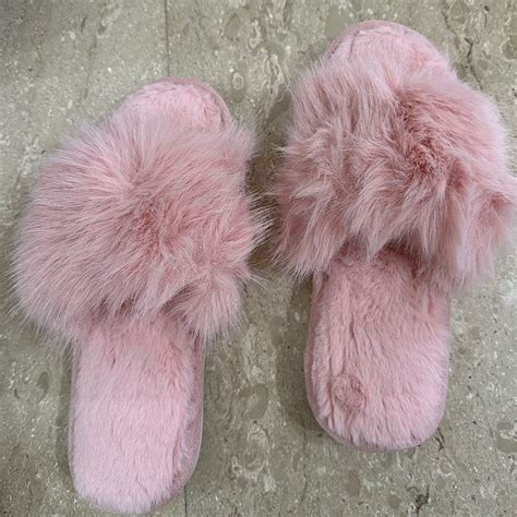 Baby Pink Fur Slippers – QueenMarcy