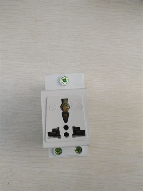 China DIN Rail AC30 250V 10A 16A 3 Plug Modular Socket China 3 Plug