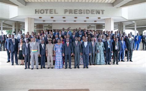 Seconde Revue De Direction Du TrÉsor Public 2021 Photo De Famille Lors