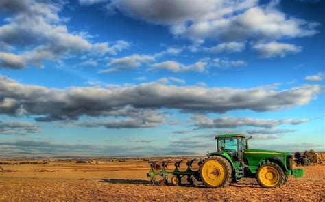 Green and yellow John Deere tractor HD wallpaper | Wallpaper Flare