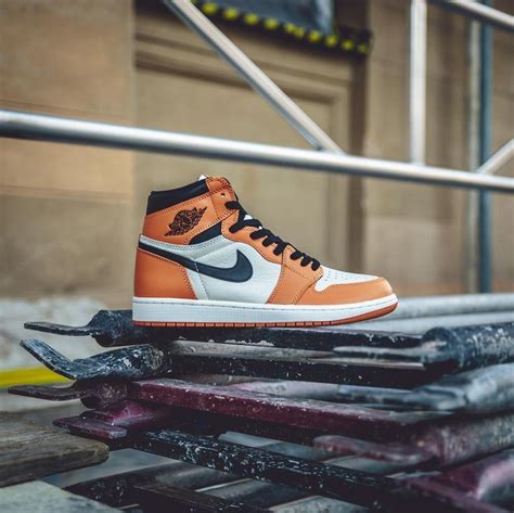 Jordan 1 Retro High Shattered Backboard Away 555088-113 Basketball ...