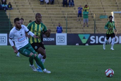 Atuações Guilherme Pira marca golaço mas Marcelo Augusto e Igor