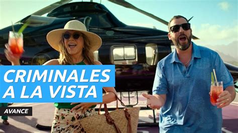 Clip De Criminales A La Vista Con Adam Sandler Y Jennifer Aniston