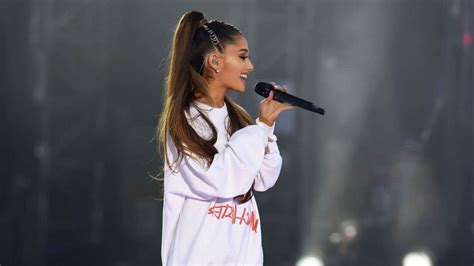 10 Best Ariana Grande Songs of All Time - Singersroom.com