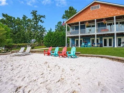 Luxury beachfront homes for sale in Lexington, South Carolina | JamesEdition