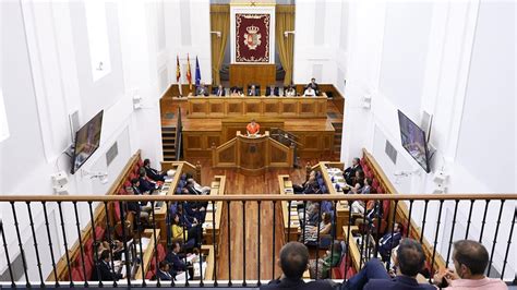 El PP Defiende Un Parlamento En Castilla La Mancha Con Un Tope De 35