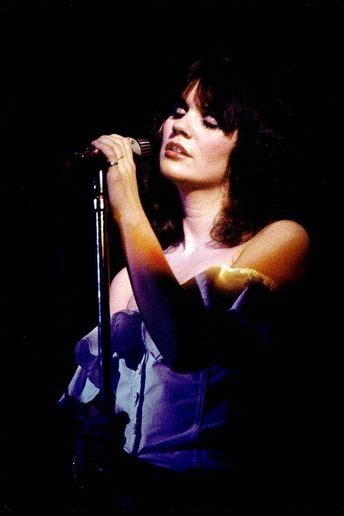 Stunning Photos Of Linda Ronstadt On Stage In The 1970s In 2024 Linda