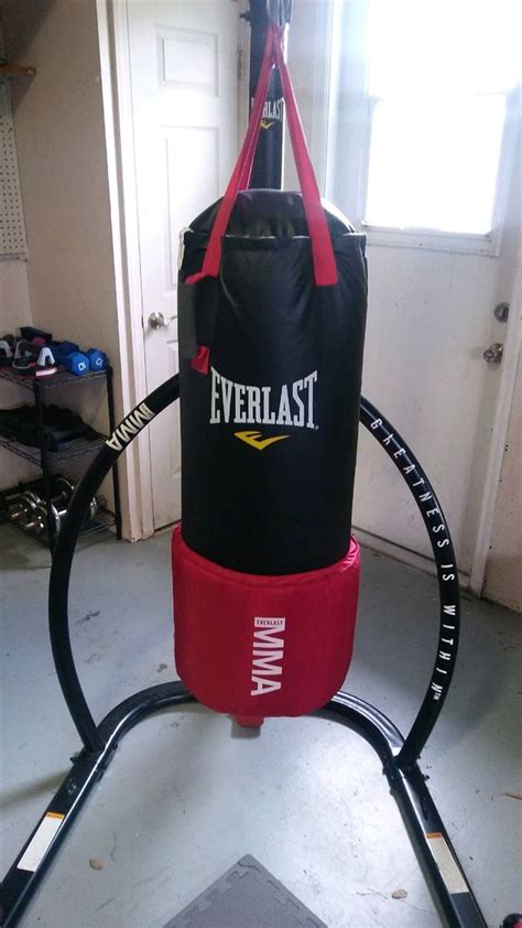 Everlast Boxing Bags And Stand Iucn Water