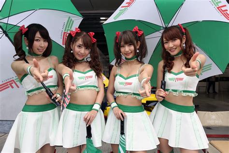 「レースクイーン」生撮り38人 1・スーパーフォーミュラrd 3予選前ピットウォーク Auto Messe Web（オートメッセウェブ） 〜クルマを文化する