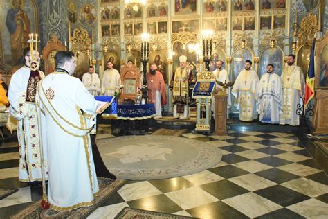 Sfinţii Trei Ierarhi ocrotitorii şcolilor teologice Episcopia Giurgiului