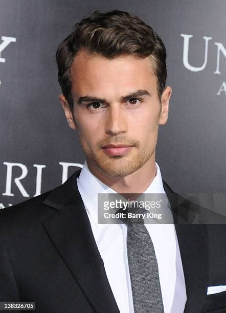 Theo James Underworld Photos and Premium High Res Pictures - Getty Images