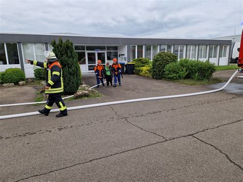 Feuerwehrnachwuchs Trainiert Den Ernstfall Feuerwehr Kleinblittersdorf