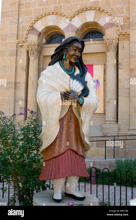 St kateri tekakwitha statue st hi-res stock photography and images - Alamy