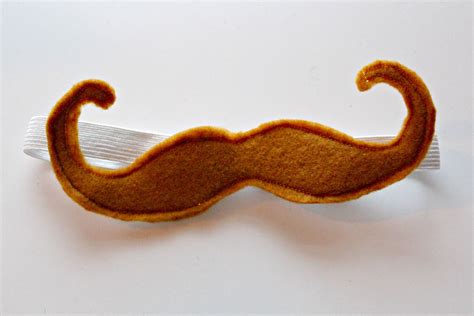 Sylvie Liv Diy Mustache Set Tutorial Christmas Idea