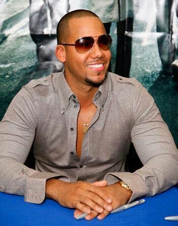 Solo Por Un Beso Romeo Santos Romeo Santo Famous Celebrities