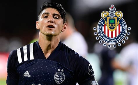 Alan Pulido Es La Obsesi N De Fernando Hierro Y Chivas Ya Est N En