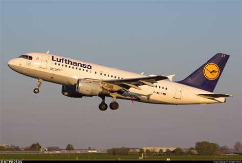 D AILY Airbus A319 114 Lufthansa Gergely Molnár JetPhotos