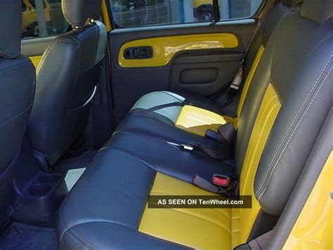 2001 Nissan Xterra Xe Yellow Custom Interior