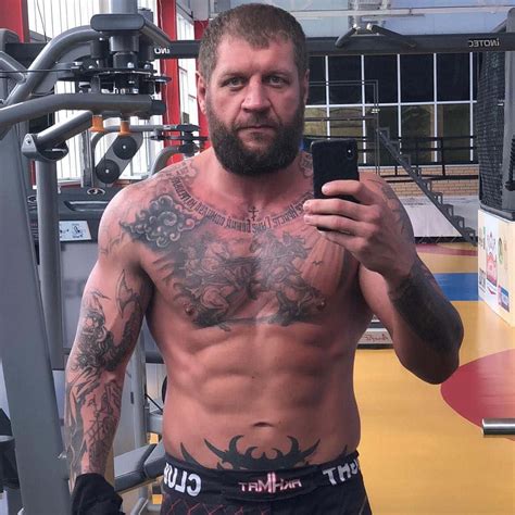 Download Russian Mma Fighter Aleksander Emelianenko Working Out Selfie ...