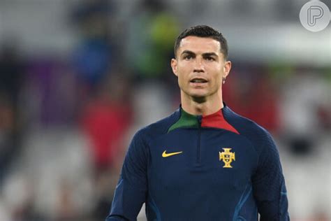 Cristiano Ronaldo Adere Moda De Homens Que Pintam As Unhas Por Motivo