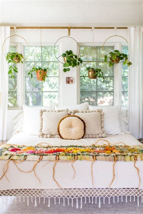 Bedroom Plants: 20+ Ways To Style Air Purifying And Cool Looking Plants