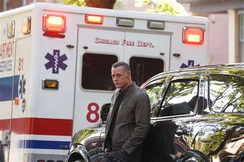 CHICAGO PD Season 9 Episode 8 Photos Fractures Seat42F