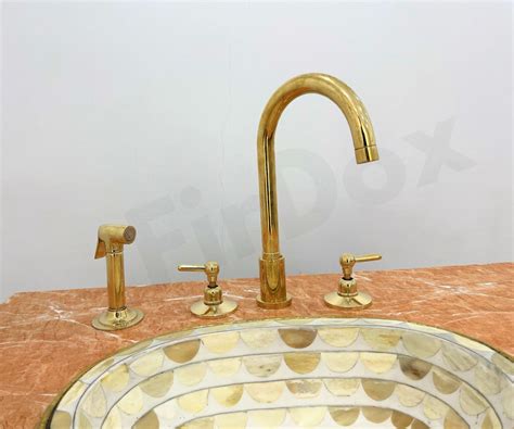 Unlacquered Solid Brass 3 Holes Bathroom Faucet With Sprayer