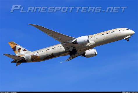 A Bna Etihad Airways Boeing Dreamliner Photo By Andre Giam Id