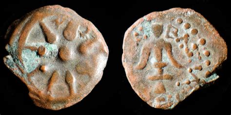 JUDAEA – Hasmonean Dynasty, Alexander Jannaeus Prutah Hendin 1150, 103 – 76 B.C. 'Widow's Mite'