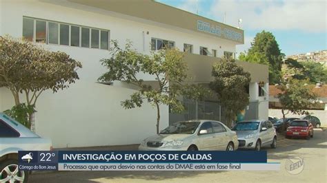 Diretor recebe relatório da sindicância que apura desvio de R 800 mil