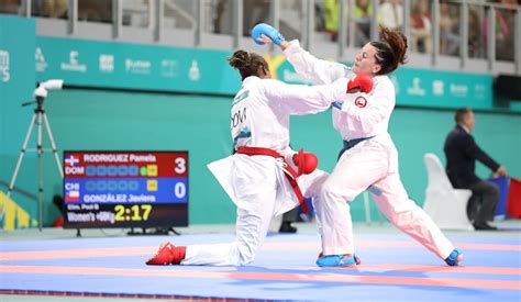 Aracena Y Pamela Ganan Sendas Medallas De Bronce En Karate