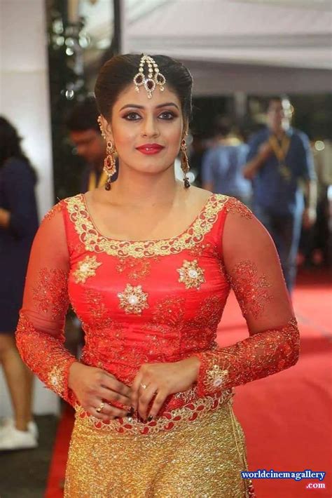 Iniya Hot Stills
