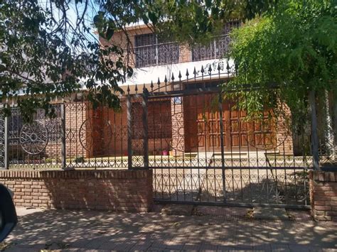 Casa Venta 3 ambientes 34 años con balcón 1 cochera Baracaldo 2500