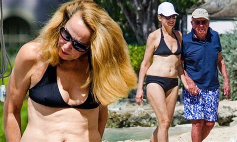 Hot Sexy Geri Hall Bikini Pics