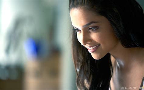 Deepika Padukone In Love Aaj Kal Wallpaper Celebrities Wallpaper Better