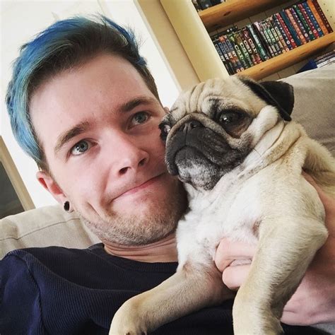 Dantdm Back Home With The Pugs Dantdm Famous Youtubers Youtubers