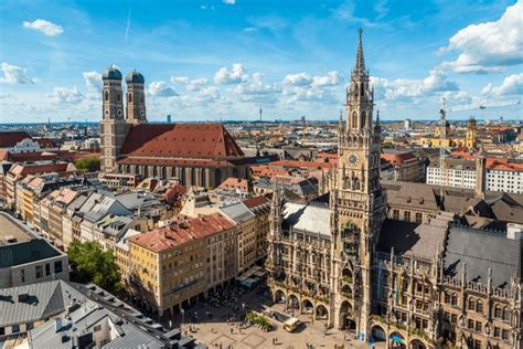 Altes Rathaus M Lln Images Stock Photos D Objects Vectors