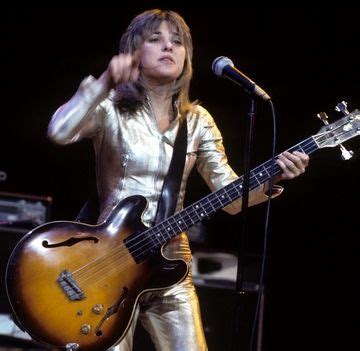 Suzi Quatro – Nostalgia Central | Roxy music, Female rock stars, Guitar girl