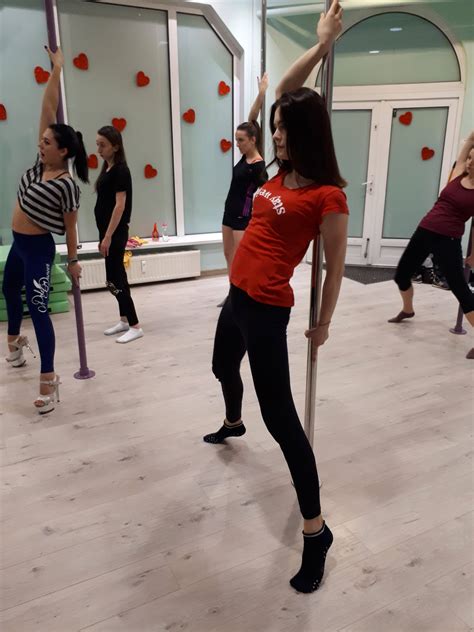 Nauka Szko A Ta Ca Na Rurze Pole Dance Infinity Pole Dance Pozna